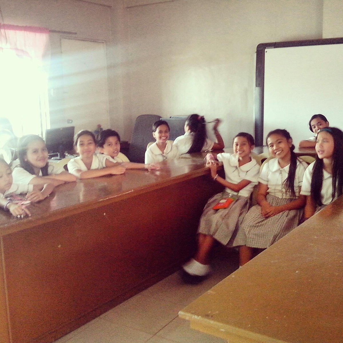 chrisreyes3's tweet image. Kids from Sen Ma Kalaw Elementary School... #ExtensIonService #ComputerLiteracy