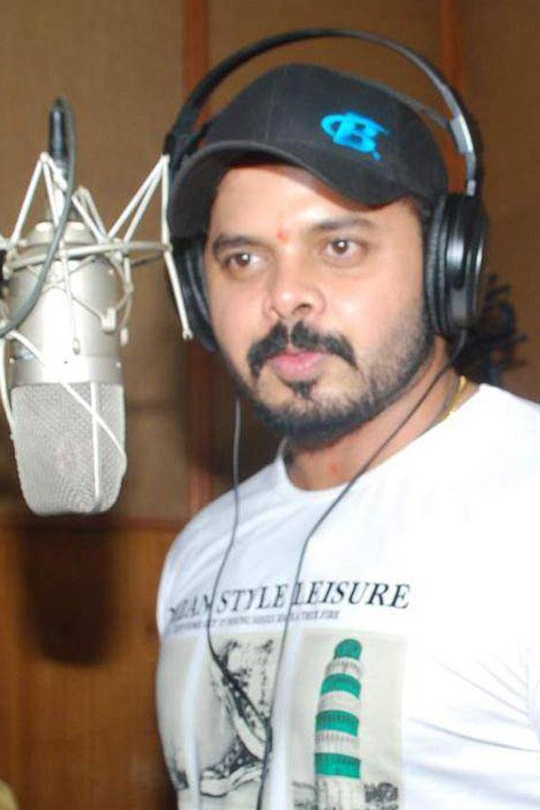 ETimesPhotos's tweet image. Cricketer #SSreesanth during the recording of a song from #WohKaunThi!
goo.gl/rtZh2j