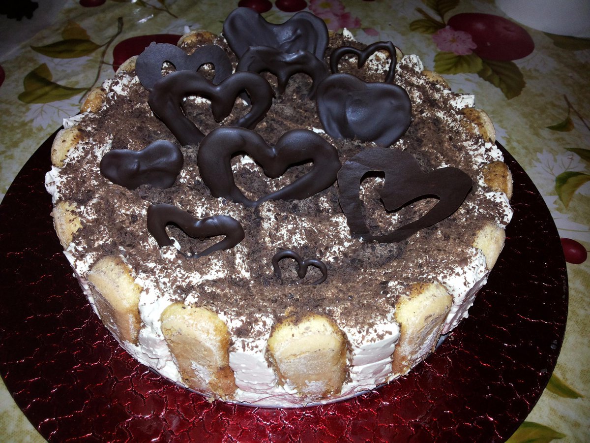 Mahi_SsS's tweet photo. Το πιο ΤΕΛΕΙΟ tiramisu... ευχαριστώ πολύ @A_petretzikis για την συνταγή!! http://t.co/g59edAmOSB 😍💖 http://t.co/jnw6ClRqb0