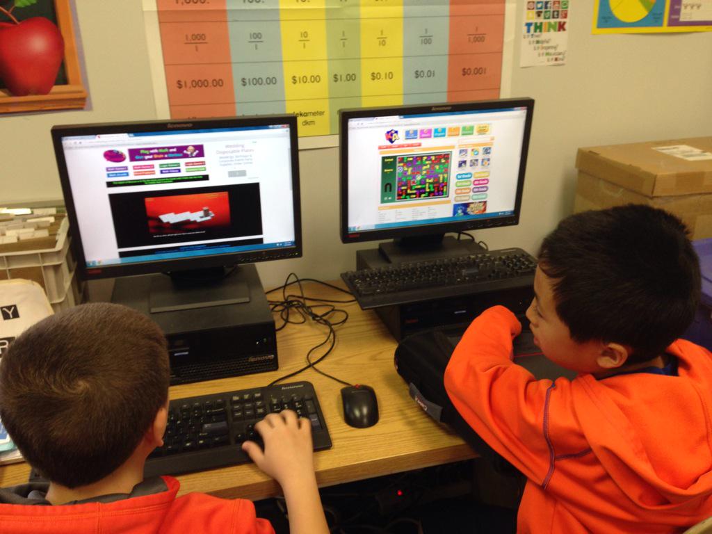 MrsBrem's tweet photo. @DDEDolphins Ss engaged in learning about magnets w/interactive sites on @OfficialDLDay. @WCPSS #sci4P1 #ncdlday http://t.co/qdSTwpWLrw