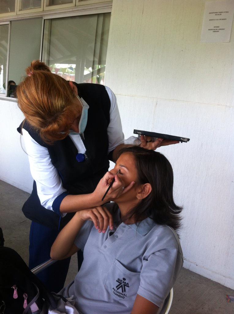 paulapenuela's tweet photo. La belleza es parte importante de ser mujer @Olquintero @julianespi @Sena_Bienestar @CDTCIQUINDIO @SENAComunica http://t.co/w6yldEnLtY