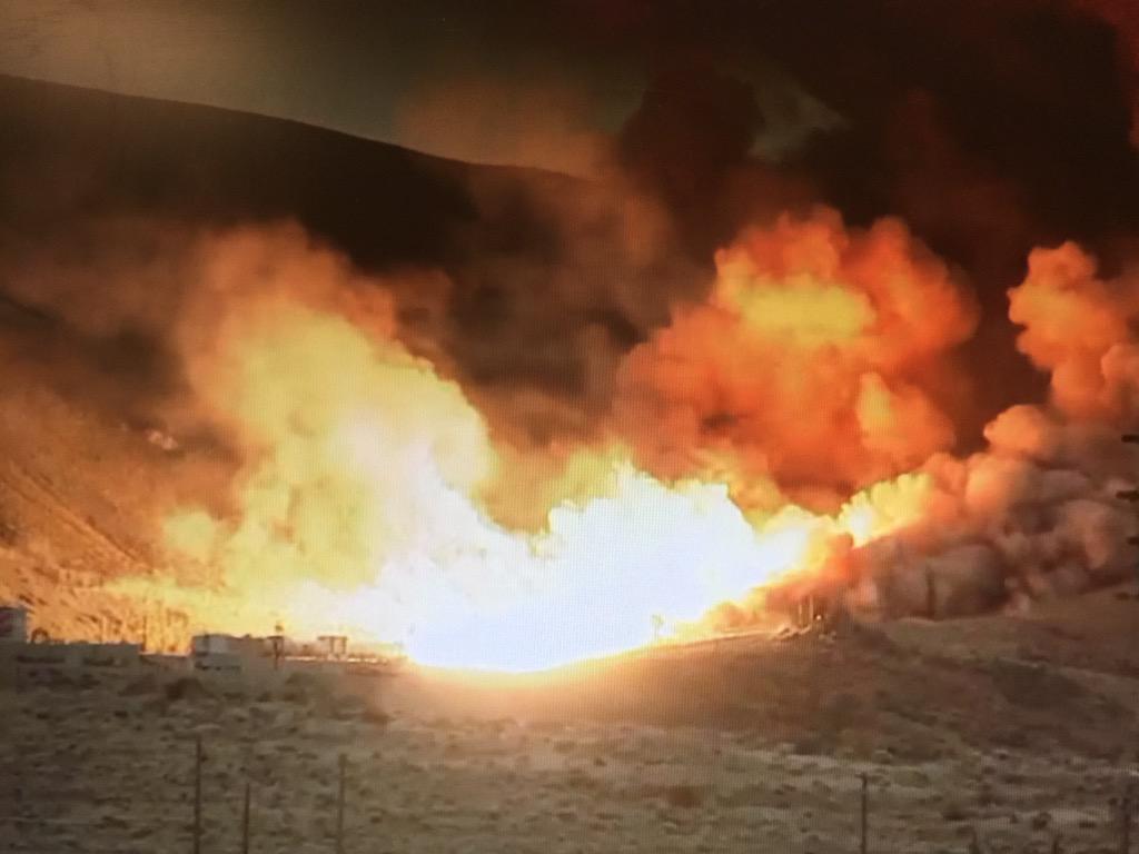 aiaa's tweet photo. NASA #SLS test firing is a go... WOW!!  #SLSFiredUp http://t.co/IOemnMbF0M