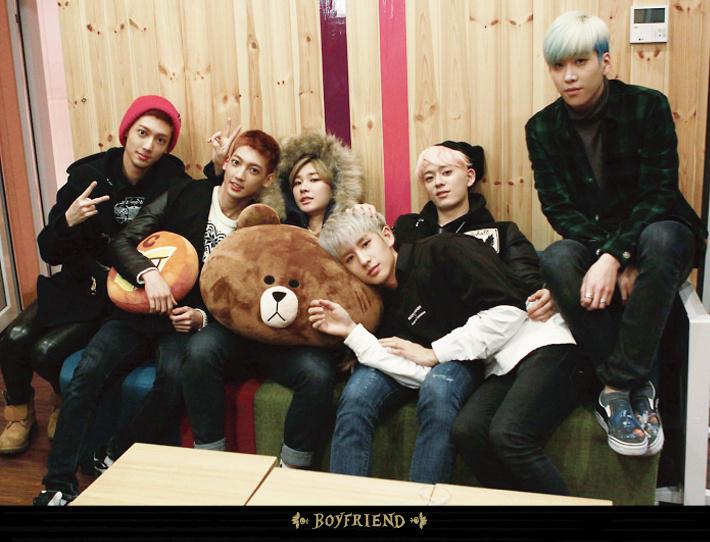 B_0897mUIAADKWZ.jpg:large