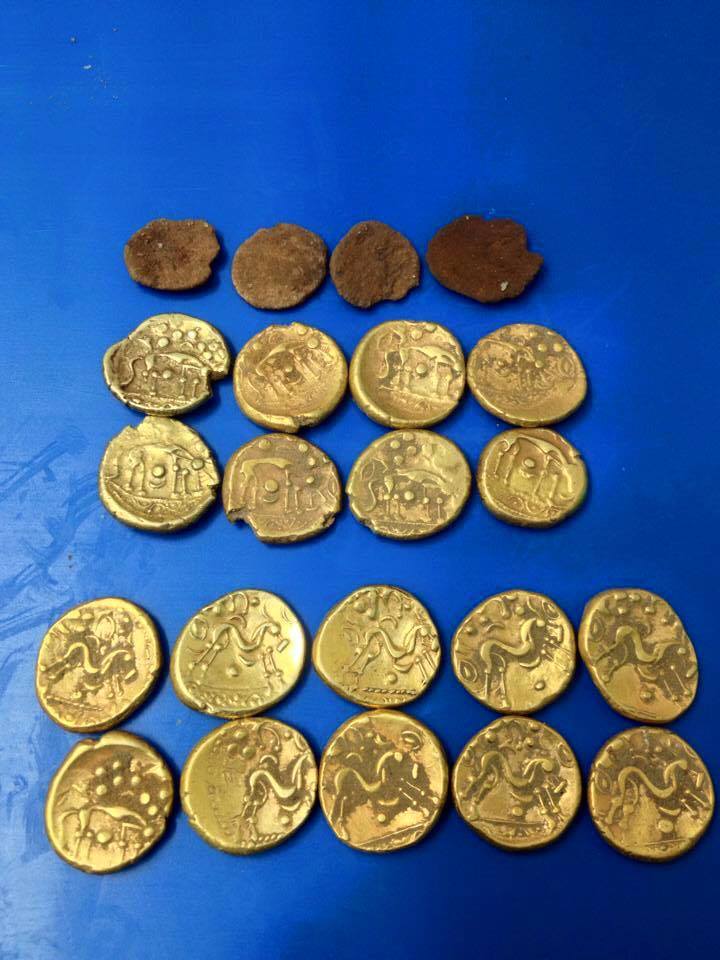 Luke &amp; Jack Davies, Jim Purdy &amp; Liam Salmon found this Norfolk Celtic #gold hoard. W/ T2, Eurotek Pro, &amp; Fisher F75!