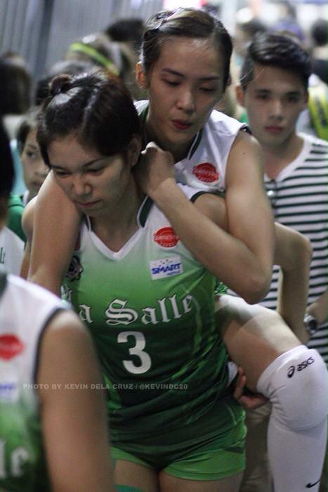 MikaReyesLovers's tweet photo. "When sisters are made in court." ☺️💚© http://t.co/zYgsLOFgD3