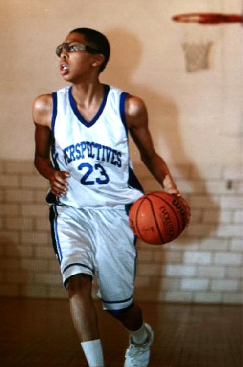 Happy Birthday to Anthony Davis. you have came a long way. 