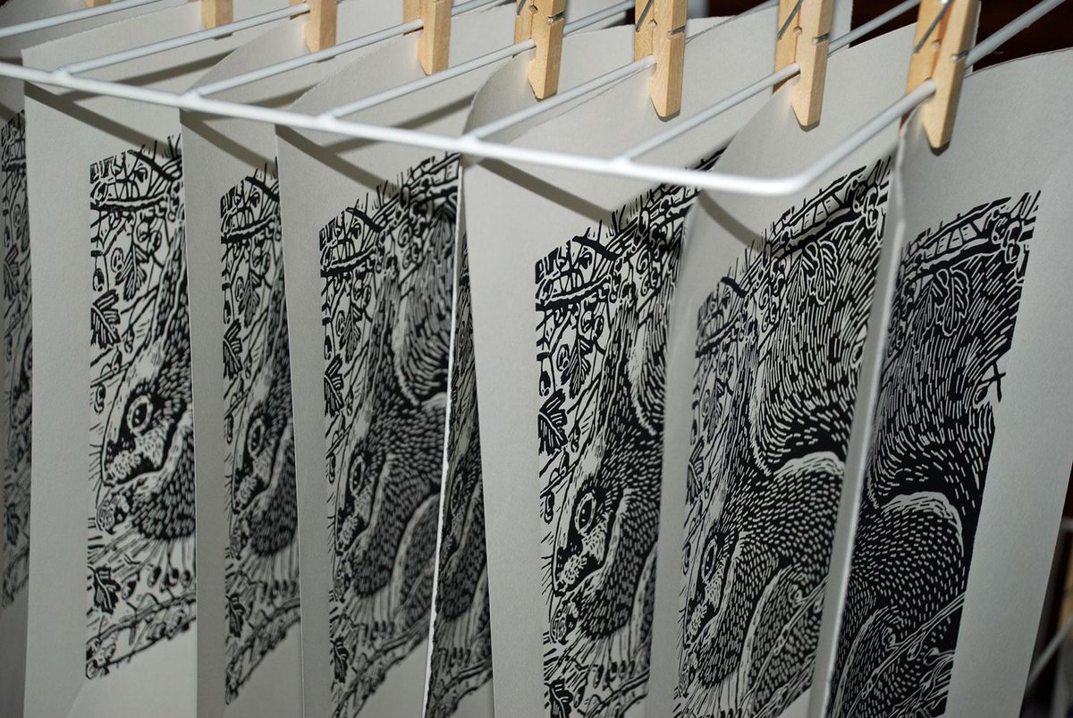 littleramstudio's tweet photo. Surrounded by inky prints...
#printmaking #lino #THWPrintFair http://t.co/EtXggLJn7E