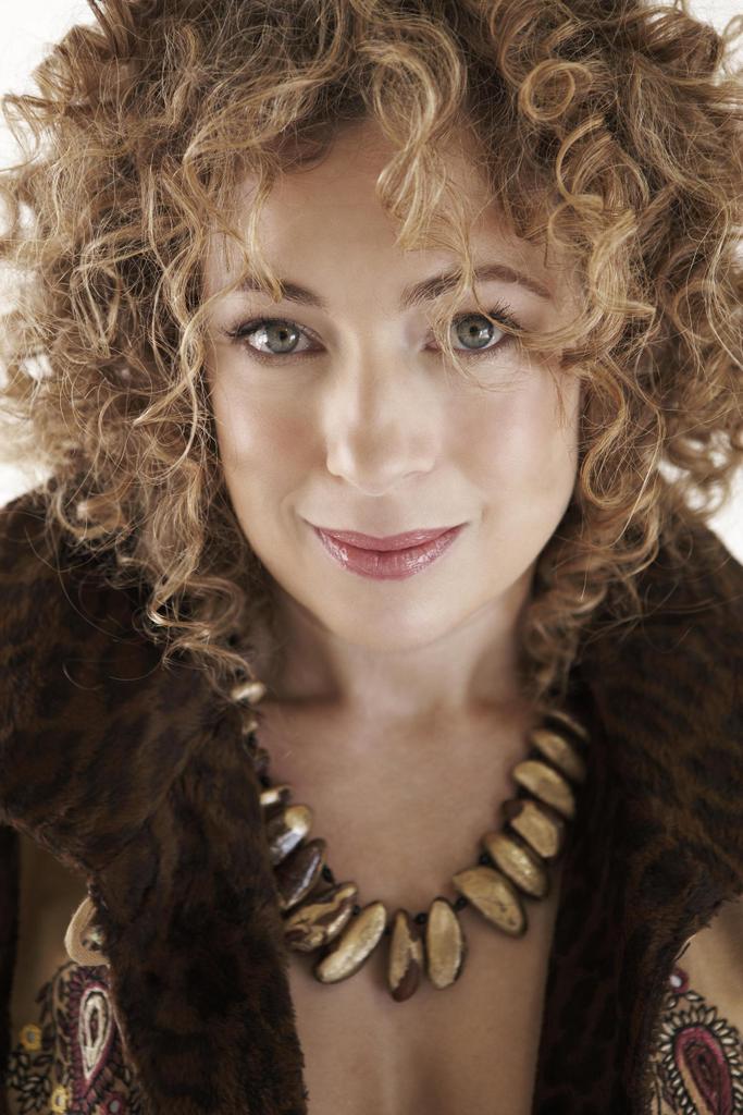 Oggi è il compleanno della straordinaria Alex Kingston. Happy birthday River!!!! 
