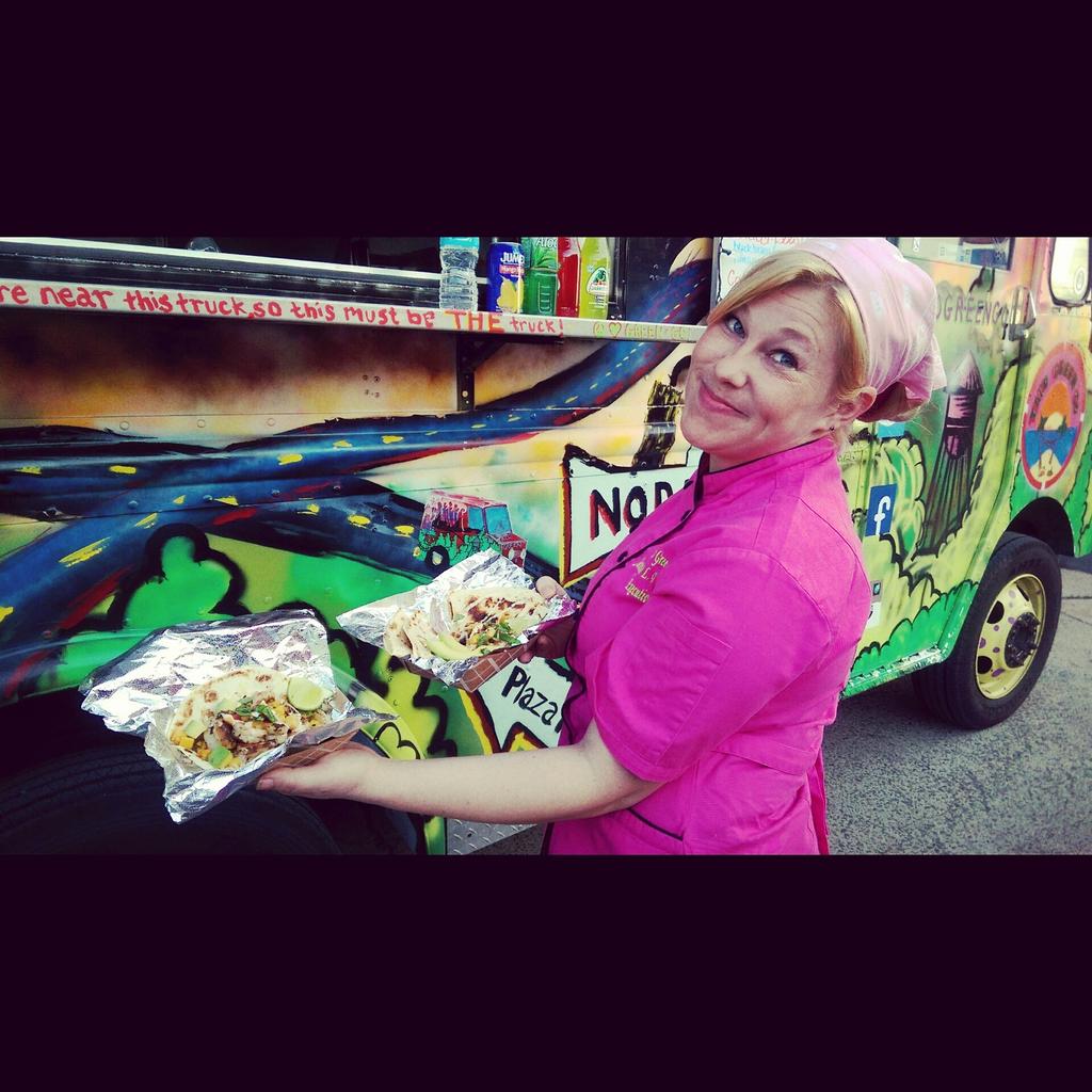 MsCharityBailey's tweet photo. .@TACOGREENGO is serving up yumminess .@NoDaFamRally on #GoodDayCLT .@FOX46News .@CLTure #NodaFam http://t.co/dzFXGgYlF4