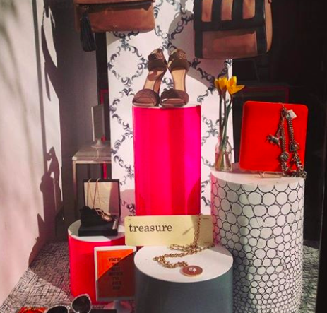 thechicseeker's tweet photo. Pop by the Chic &amp; Seek Boutique today for sunshine and #preownedluxury #hollandpark #springisnearlyhere http://t.co/BG6K8g7lTZ