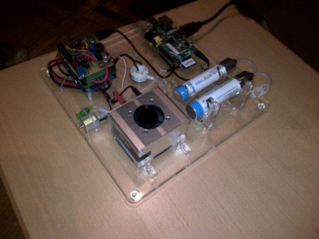The_BLN's tweet photo. Spoilers RT @andysc: "@dr_rick: Wow. Just seen @andysc boot up a hydrogen-powered raspberry pi. Genius #HyPi #IoT15 " http://t.co/zFqOZgsynV