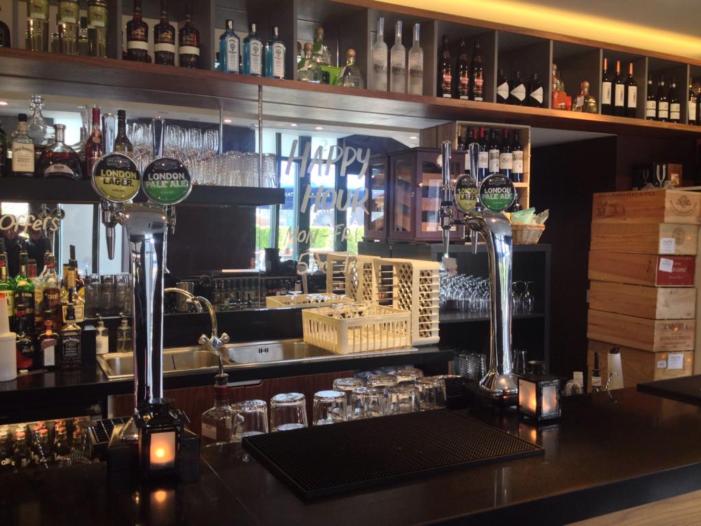 andrewmeantime's tweet image. #sunsout if you fancy a nice drop of @MeantimeBrewing #paleale or #londonlager get down to @SaltPointBar