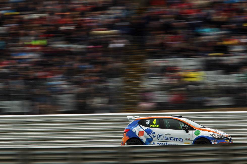 UKClioCup's tweet image. NEWS: @ashhandracing returns to champion squad #TeamPyro for 2015 #ClioCup renaultsport.co.uk/championships/…