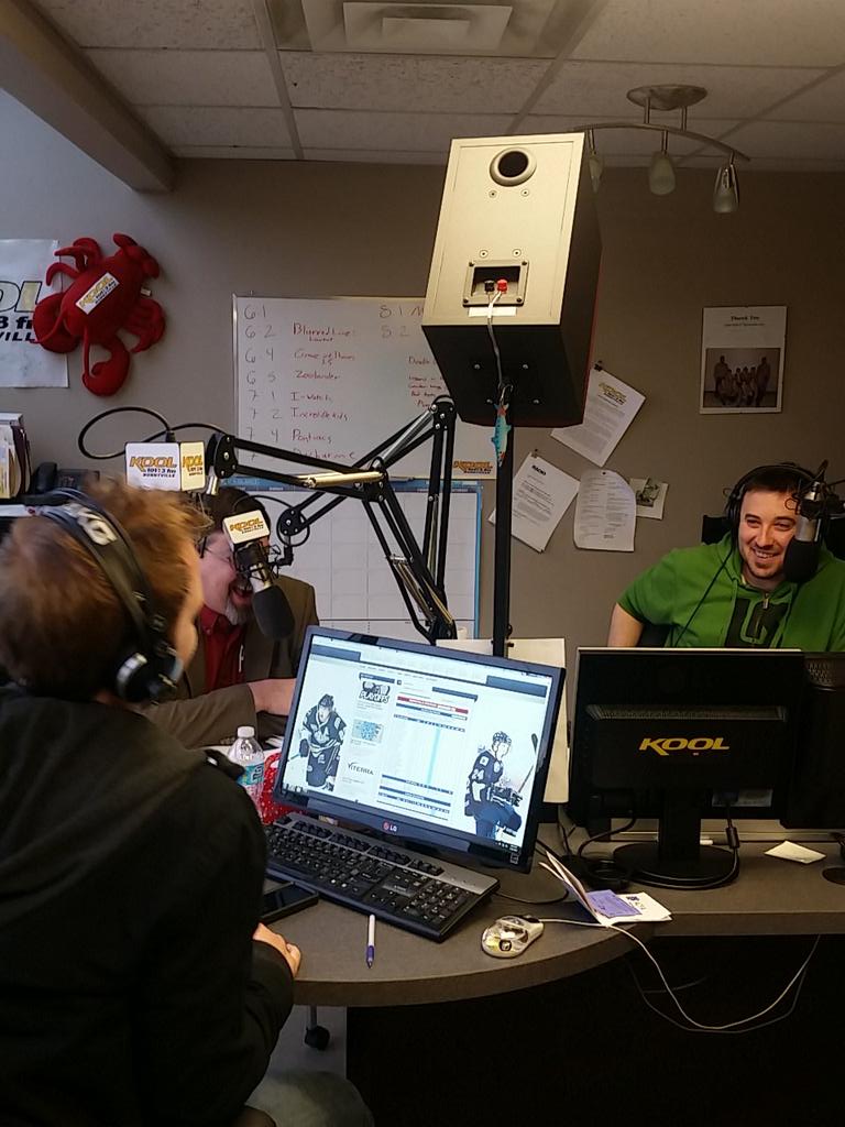IntegraAir1's tweet photo. We will be on the air in 10 min @Kool101dot3 http://t.co/nFXyGWZDUJ