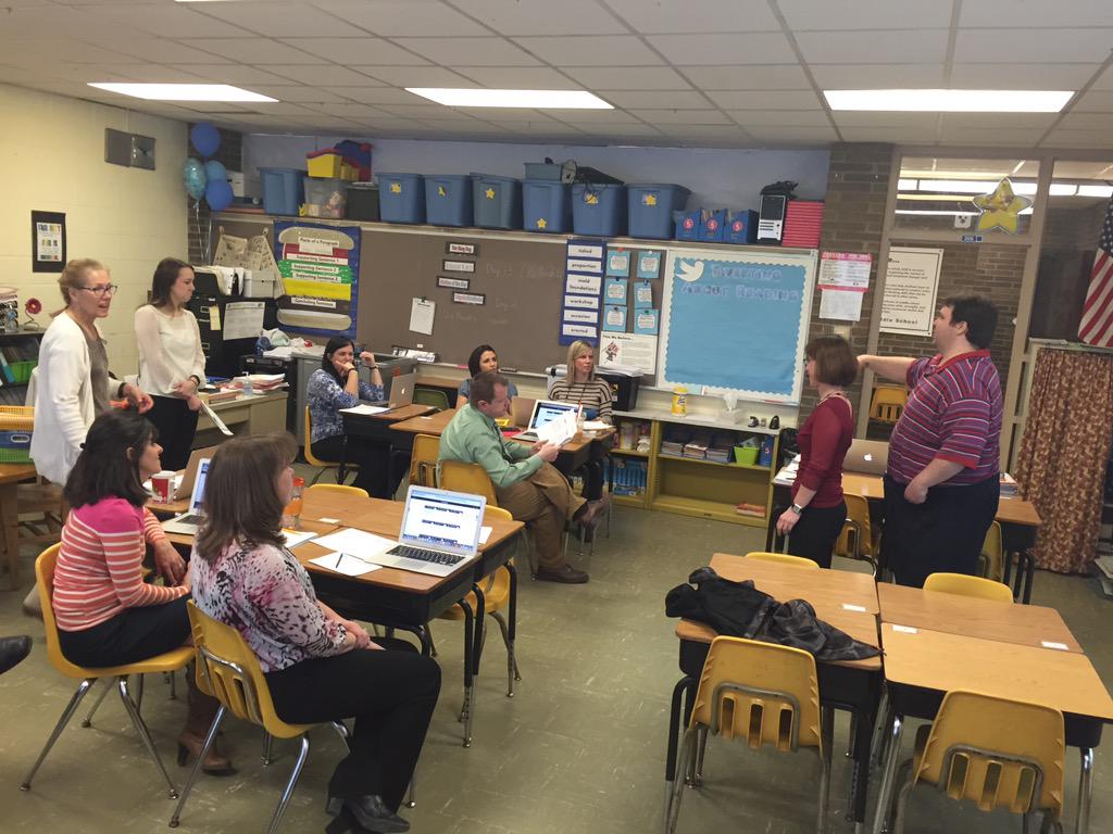 nickadiscenza's tweet photo. SMS Ts sharing takeaways from #omla2015 ! Nice work Ron and Joanie. @CristinC40 @jamiefranko11 @PCSDPD @Ohio_Middle http://t.co/LlNiJpDdH0