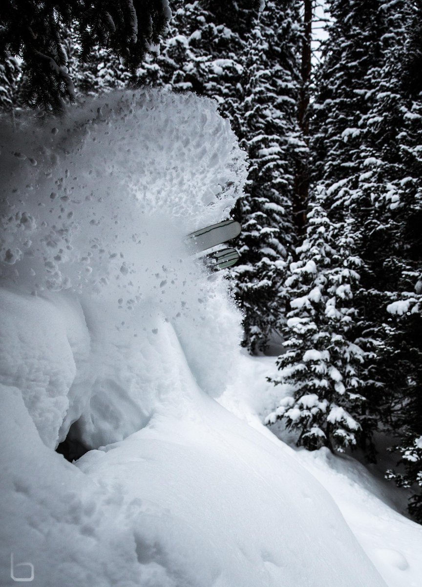 BjornBauerPhoto's tweet image. Winter isn't over yet @AvalancheSafety #skiPowder #direct2dirtbag #liveAdventure