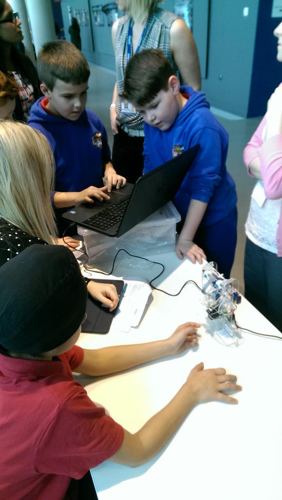 ohbotproject tweet media