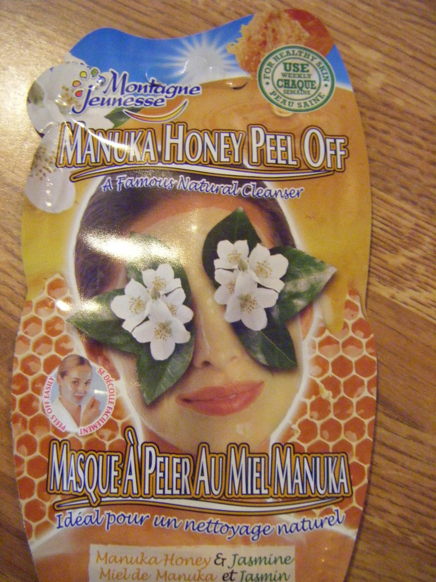 BridgetO37's tweet photo. You gotta try #MJPeelOffs !! My skin feels amazing ! @MontagneJeuness #refreshvoxbox @Influenster @InfluensterVox http://t.co/Rn95wtreeH