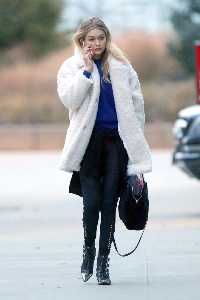 postbadhadids's tweet photo. Gigi Hadid Street Style http://t.co/L1fLR0fy6E