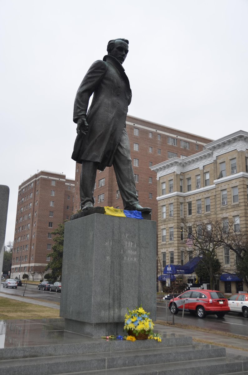 UKRintheUSA's tweet photo. Taras Shevchenko commemorated in Washington, DC http://t.co/LPdO6fpuQP #Shevchenko201 http://t.co/TZkoudmwSI