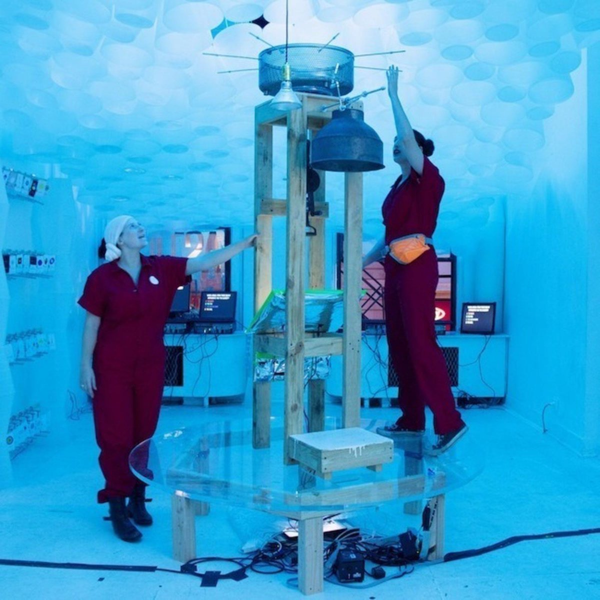 OfTimeAnd's tweet image. #ScienceFriday Leave Earth Behind: "The Universe is a Small Hat" hntd.ch/1B5qdMd