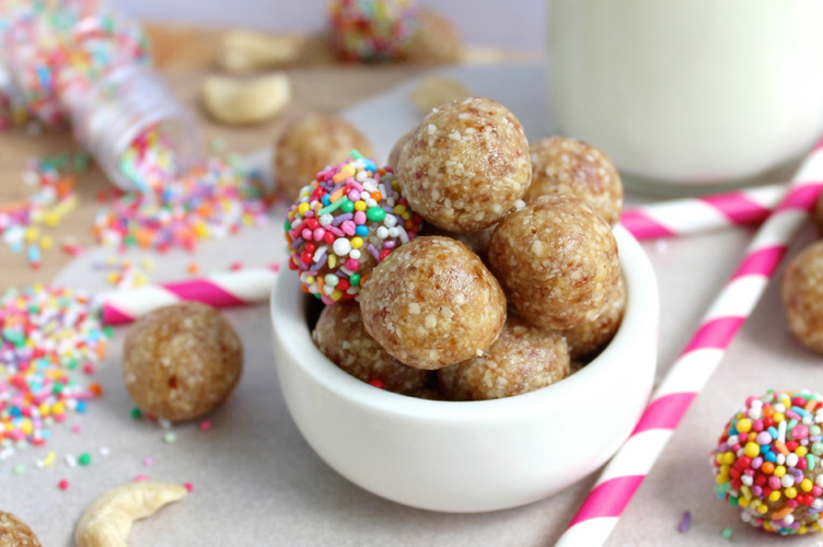 greatist's tweet image. The best no-bake energy bites: grt.st/1Mt9gDX