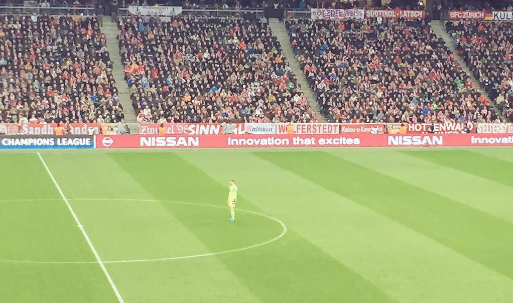 Betfair's tweet photo. This picture of Manuel Neuer sums up how the game is going in Munich. http://t.co/nD5ZcPHVZ4