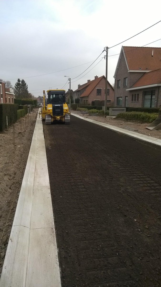 merelbeke's tweet photo. Werken #Gaversesteenweg asfaltering in #Schelderode en #Melsen vroeger klaar, http://t.co/28zpG4CReV] http://t.co/JsOz5S3t64