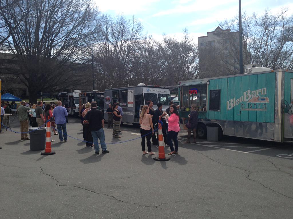 swomee's tweet image. Awesome day for food trucks at #southparkeats @BleuBarnBistro is one of our favorites!