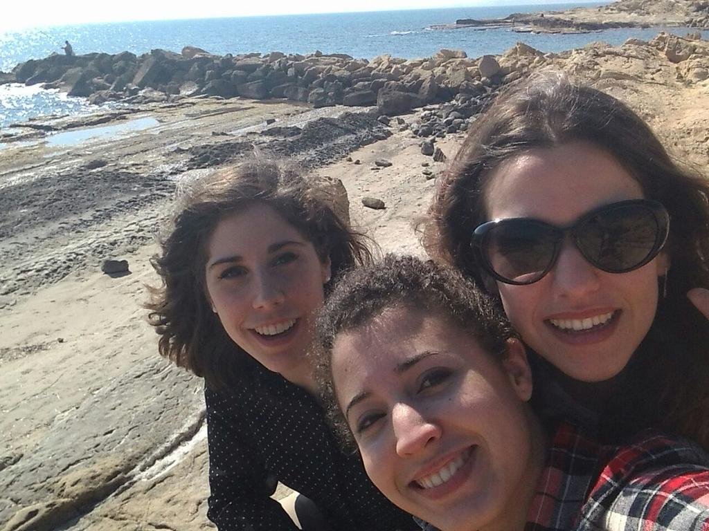 RojoWatermelon's tweet photo. Clase/Trabajo/Estudiar después de ésto nunca más @crisfuset @Isabel_ML92 #AllaALaLlunyania http://t.co/vOLjg73Dcr