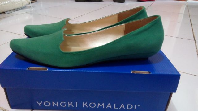 170 sudah sama ongkir ... Order sist chat mee ya :D