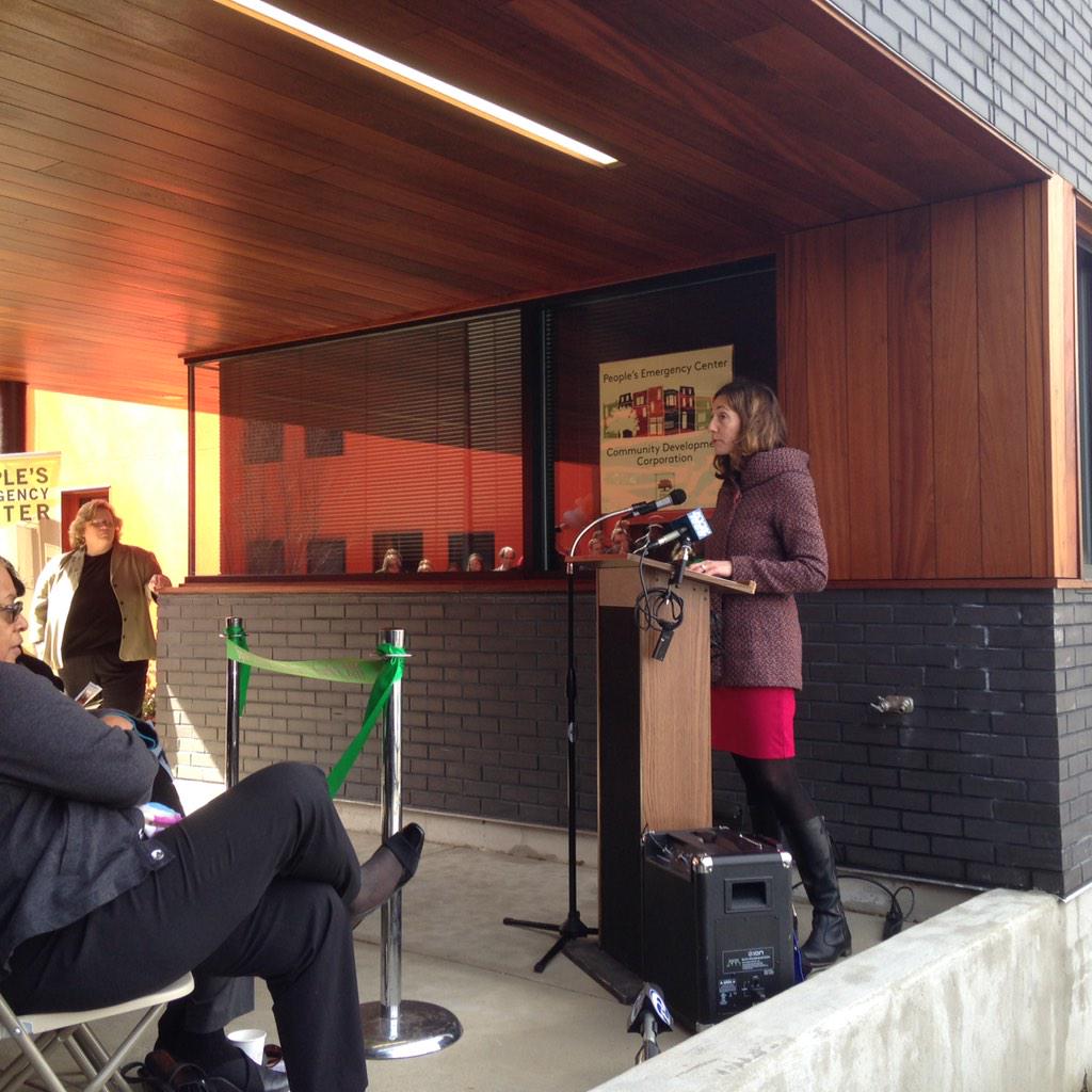 PhillyCDCs's tweet image. Kira Strong of @PECCaresPhilly speaks at ribbon cutting of 11 new units for formerly homeless women &amp;amp; children