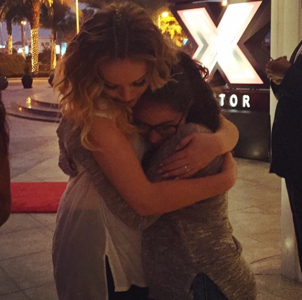 LittleMix's tweet photo. So nice to finally meet some of our Mixers in Dubai. Perrie<3 #KCA #VoteLittleMixUK http://t.co/yiqr5z6yzW