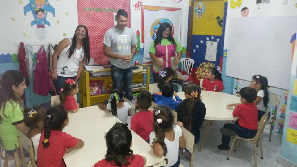 Hoy llevamos nuestra #vidasana a nuestros niños del <a href="/ceijjrondon/">Juan José Rondón</a> Gracias. Contamos con la ayuda nuestros compañeros