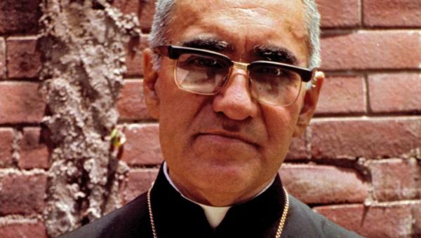 UNoticias's tweet photo. Monseñor Romero será beatificado el 23 de mayo en El Salvador http://t.co/jE2oa2U1hL http://t.co/C0D5jozhGi