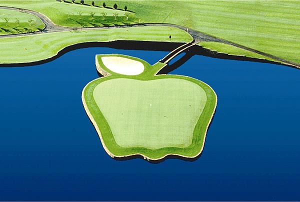 GOLF_com's tweet photo. The craziest island greens in golf: http://t.co/7f5qxDSNhZ http://t.co/RAeeVGhcKX