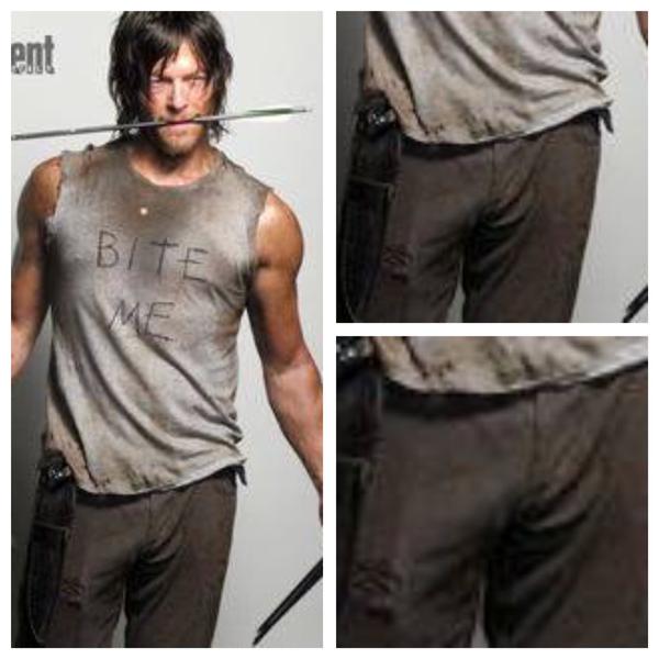 TForeverWalker's tweet photo. Oooomg😱😍😍😍❤ @wwwbigbaldhead 
@TheWalkingDead #TWDFamily #TheWalkingDead #DarylDixon #NormanReedus #NormanSexy😍😍💕 http://t.co/ZgIz36PC4M