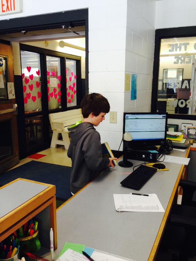 BMSLibraryRI's tweet photo. Fourth grader Aidan asked if we had any other books by Lord #lovesRules #checkedouthalfachance @Cynthia_Lord http://t.co/v4uRhxrot1