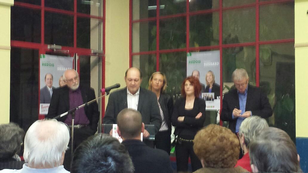 JEFFdeBOURGES's tweet photo. Ph. REDOIS prend la parole et présente le programme  pour le canton1 de #bourges avec #fdg #eelv #pcf #pg #ecologie http://t.co/qDd6421mio