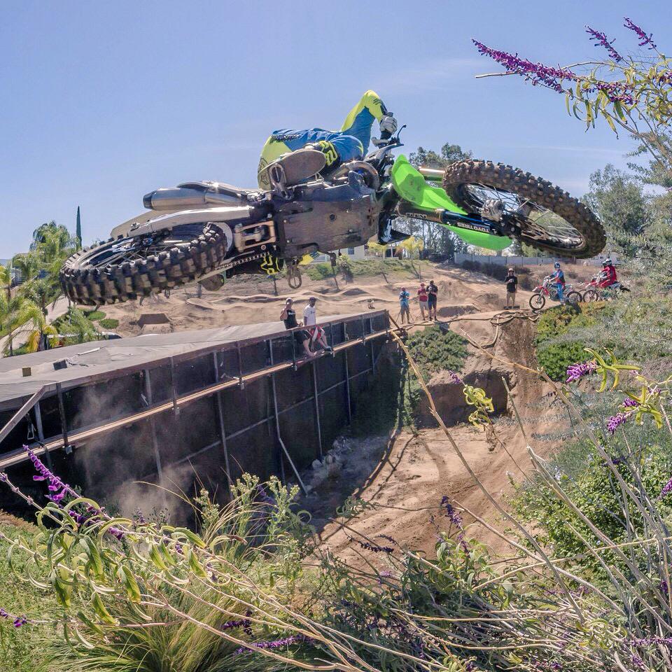 jordan_blakeee3's tweet photo. Can't get enough of @twitchthis & @jsanders196 new video is dope that's all I have to say!👊👌#DBKz http://t.co/bPQlBjZo6Y