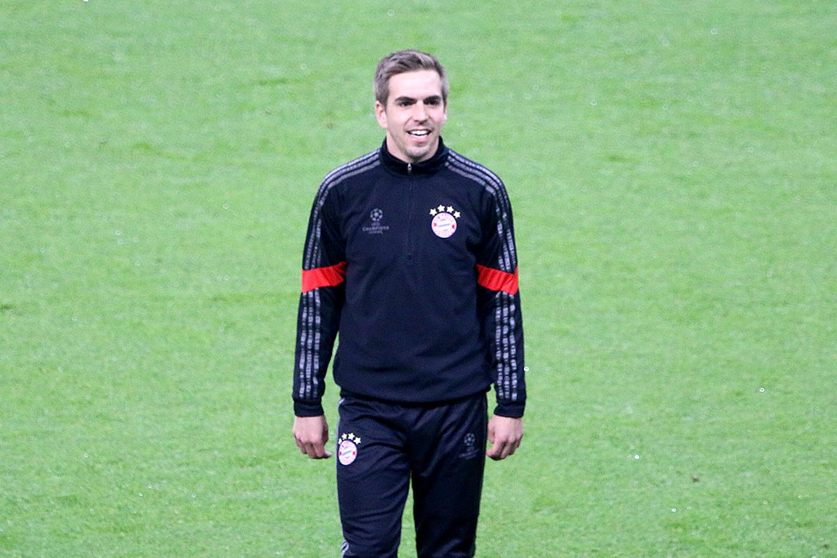 Willkommen dahoam, Philipp #Lahm! #FCBFCSD #AllianzArena