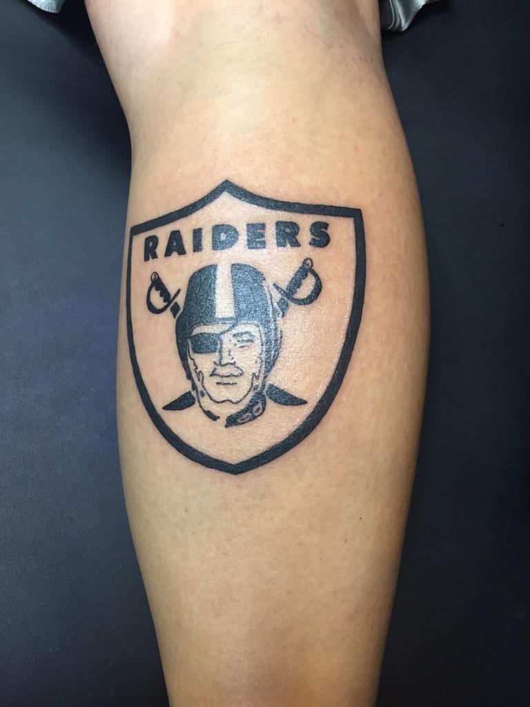 aamodeo899's tweet photo. New ink, gonna be a SUPER BOWL kind of year #inkmaster #teamamodeo #Raiders #RaiderNation #NFL @RAIDERS @ebidemosouth http://t.co/hiiTogOEvs