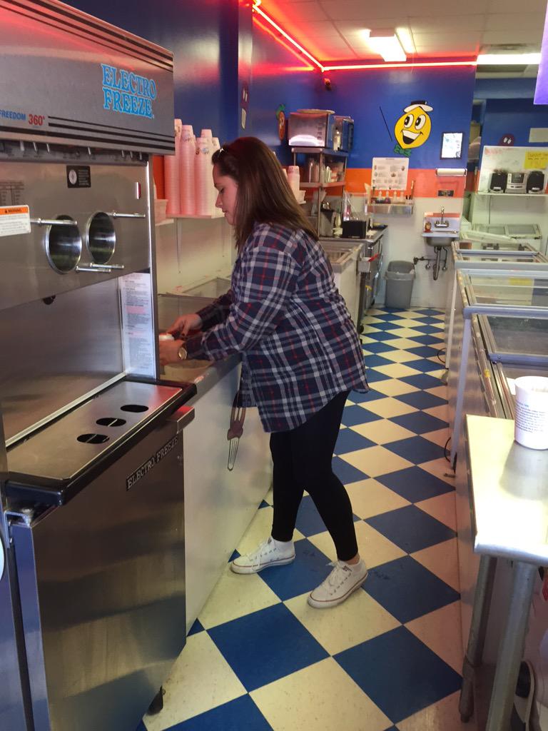 chelsbrandi's tweet photo. Ralph's number one employee (even when off duty) #comevisit #leavetips @kjanous http://t.co/DdmNMLby1i