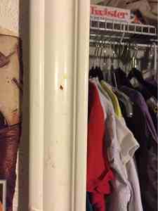 iAmerica29's tweet photo. @DanonElaine is this really your booger wall?? http://t.co/iYXiLg82er