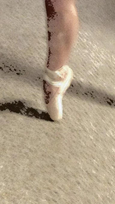 Playing around with my pointe shoes and cartoon effect. :) enjoy! http://t.co/EQQ4LsitdK<a href="/tag/snowbunny"class="tags"><span>#snowbunny</span></a><a href="/tag/blackonly"class="tags"><span>#blackonly</span></a>