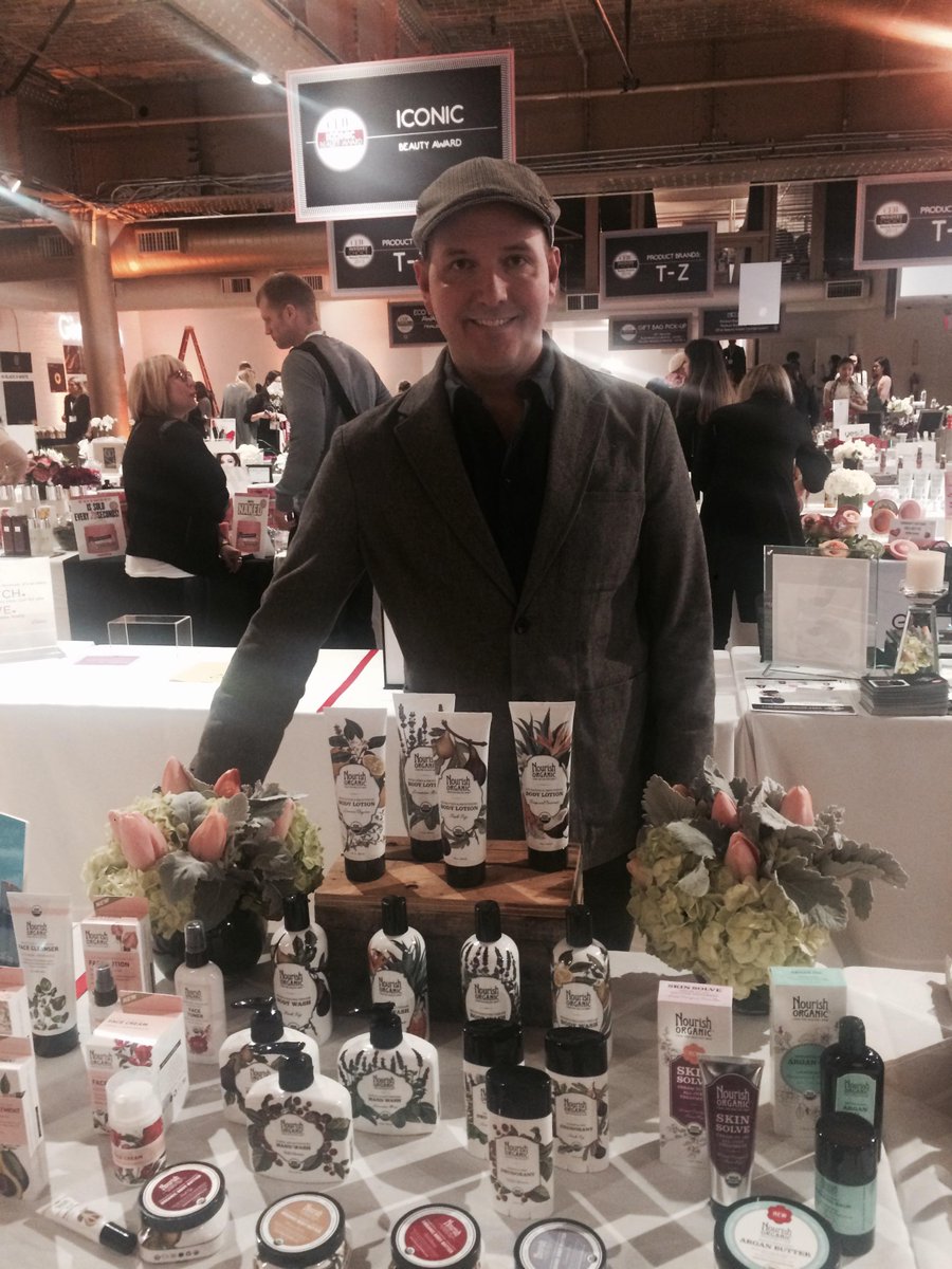 NourishUSDA's tweet image. It&apos;s a packed house at the #CEWDemo. Our CEO Rob is on hand showing off Nourish products @cewinsider