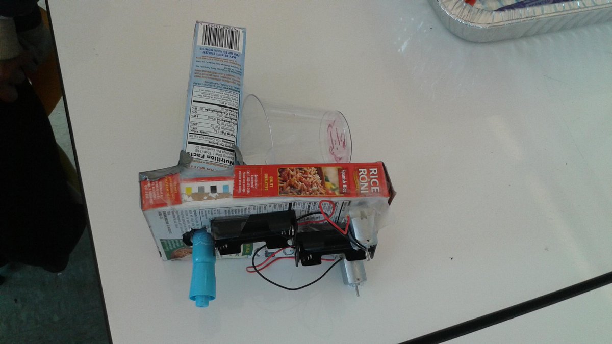 KateSGoines's tweet photo. Design, redesign, trial, success! Doodlebot prototypes in STEM #LASDk8 #process http://t.co/108uAeUUiI