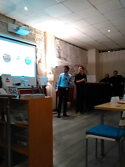 EngrainaGES's tweet photo. . #EngrainaGES : on finit la battle avec Quote It !! Merci à @ladyrezo d'avoir animer cette super soirée. http://t.co/ghUY30p5yk
