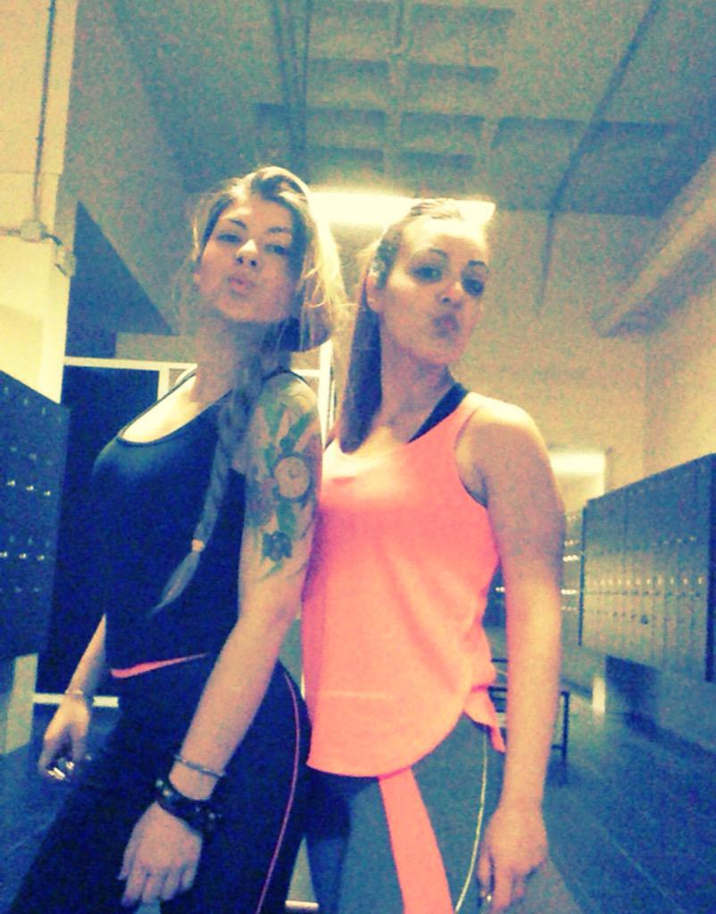 nuriah92's tweet photo. Tarde en el gym 💪con la priiiii @celiaalonso14 http://t.co/0Bpy2L5Tdx