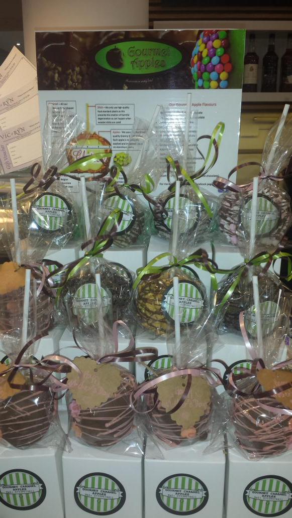 apples_gourmet's tweet photo. @LisburnHourNI Mother's Day 'Gourmet Caramel Apples' available in Vic Ryn! http://t.co/Z0AyZQjV4Q